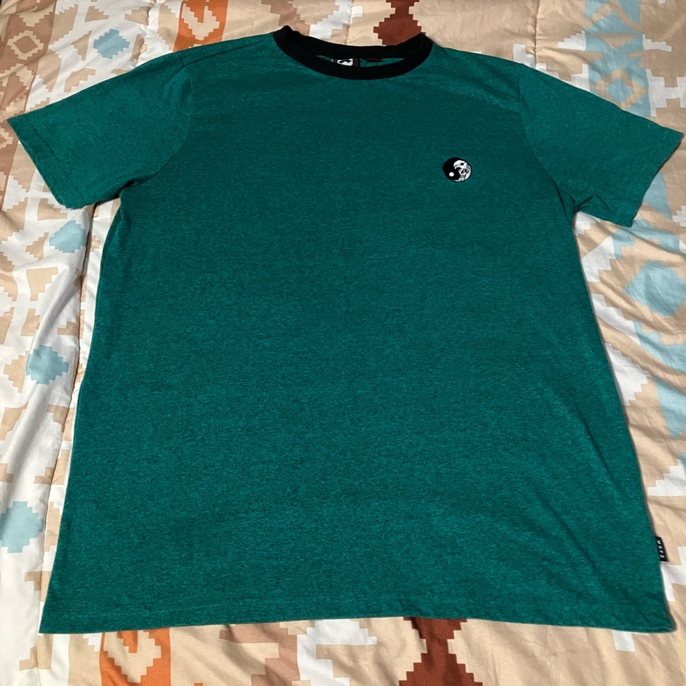 Earthbound teal and black wash skull yin and yang logo T shirt NEW